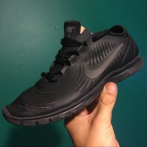 Nike Women's Free Balanza 7.5 triple black EUC
